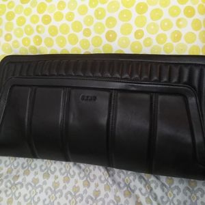 Woman extra large retro style  leather DKNY